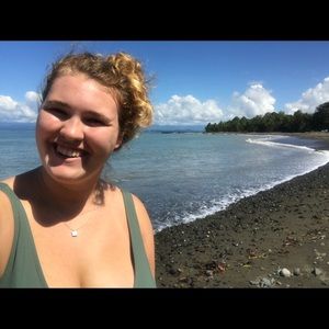 Meet your Posher, Carly